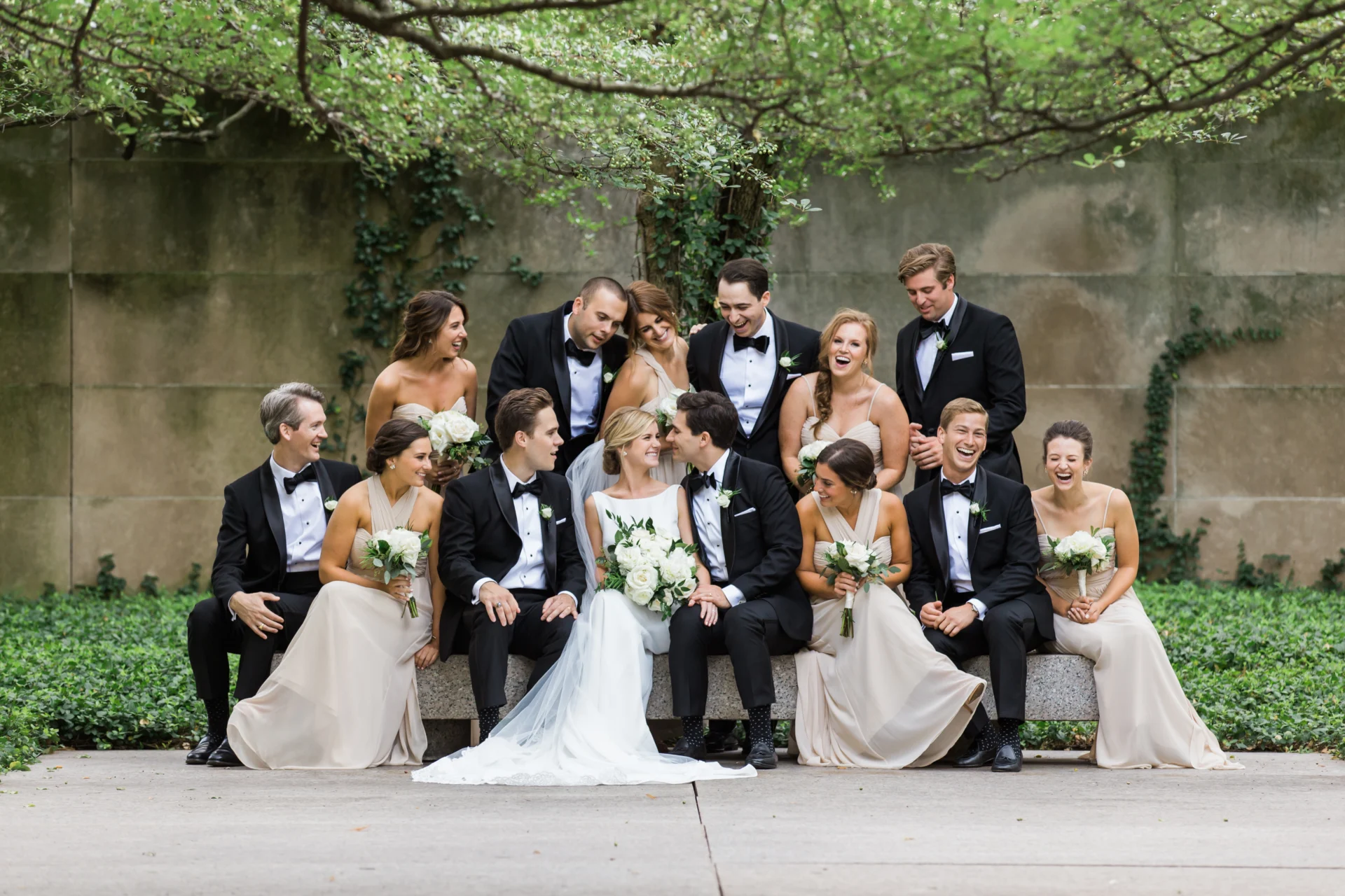 How to choose a wedding photographer in Chicago — couple at Art Institute of Chicago